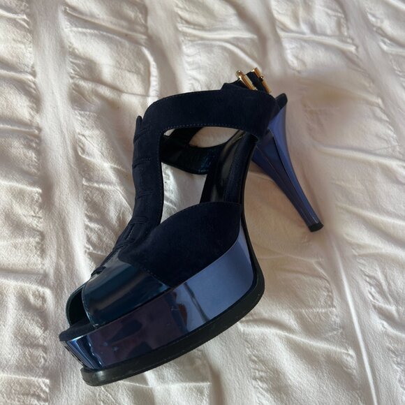Like New: FENDI Deep Blue Suede and Patent Leather Pumps, Size: 38 1/2 - Picture 9 of 9